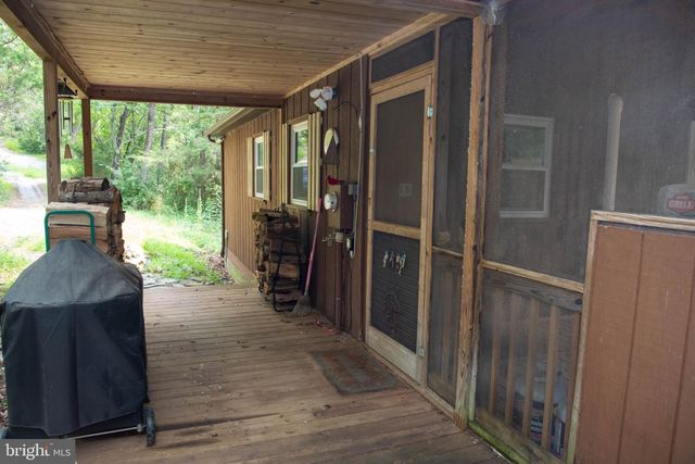78 VALLEY VIEW RD, Lost City, WV 26810
