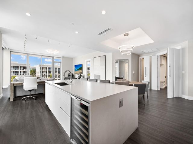 41 Isle Of Venice Drive 402, Fort Lauderdale, FL 33301
