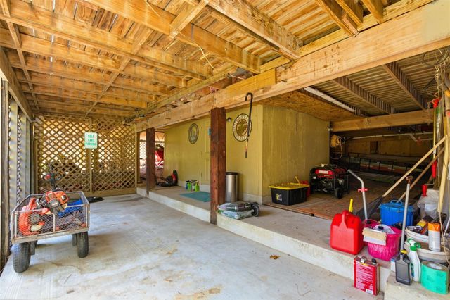 94 Gov Bell Drive, Point Blank, TX 77364