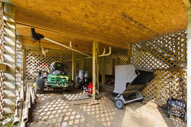 94 Gov Bell Drive, Point Blank, TX 77364