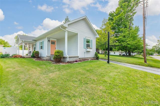 509 Pearl Street, Godfrey, IL 62035