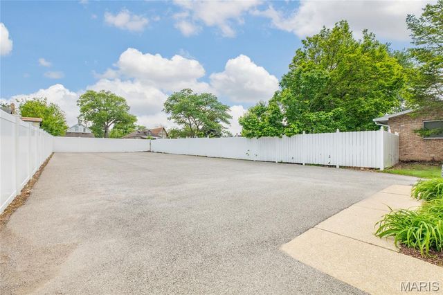 509 Pearl Street, Godfrey, IL 62035