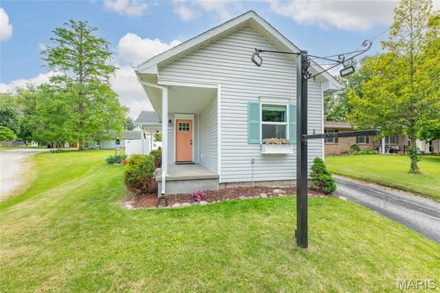 509 Pearl Street, Godfrey, IL 62035