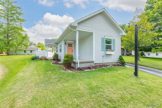 509 Pearl Street, Godfrey, IL 62035
