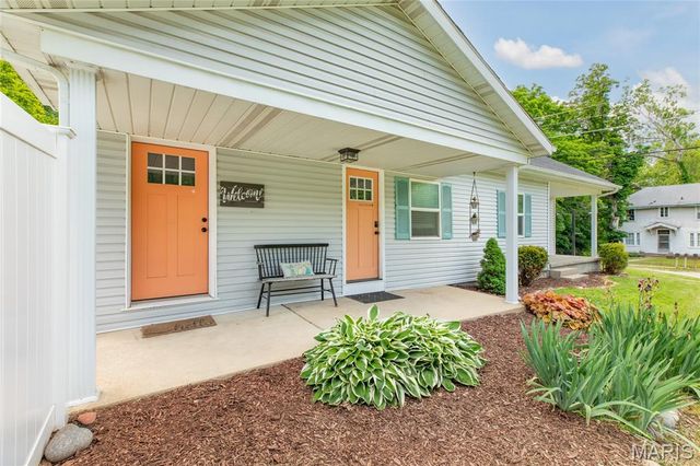 509 Pearl Street, Godfrey, IL 62035