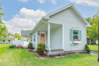 509 Pearl Street, Godfrey, IL 62035