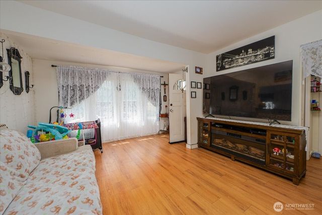1931 McDougall Avenue, Everett, WA 98201