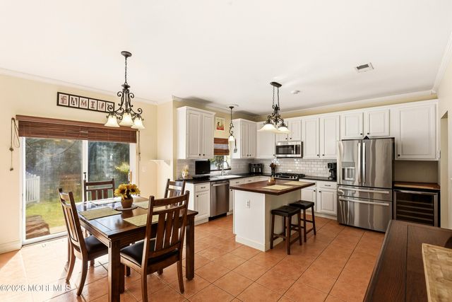 7 Arboretum Drive, Jackson, NJ 08527