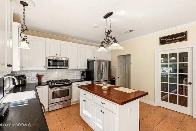 7 Arboretum Drive, Jackson, NJ 08527