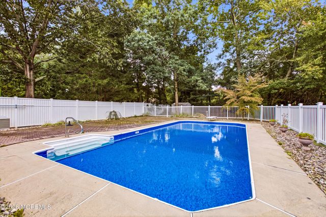 7 Arboretum Drive, Jackson, NJ 08527