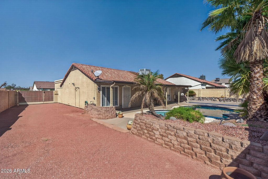 10415 N 63rd Drive, Glendale, AZ 85302 — photo 2