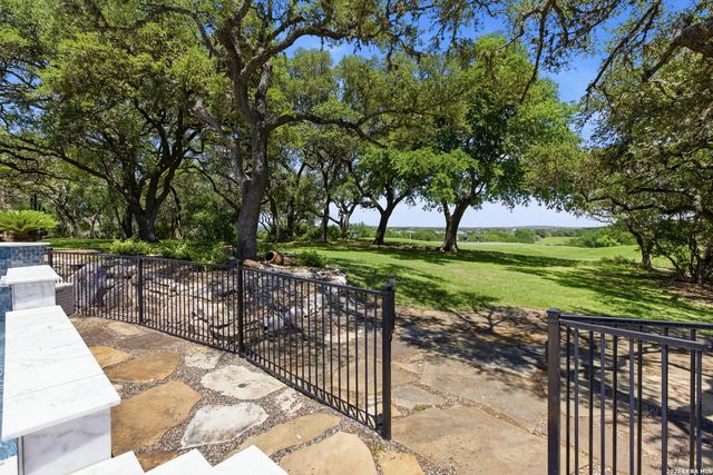 29707 High Eschelon, Fair Oaks Ranch, TX 78015