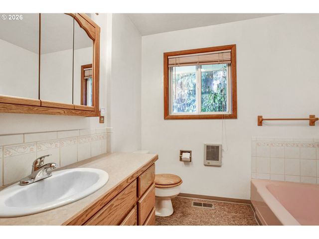 28250 Sw FARMINGTON Rd, Hillsboro, OR 97123