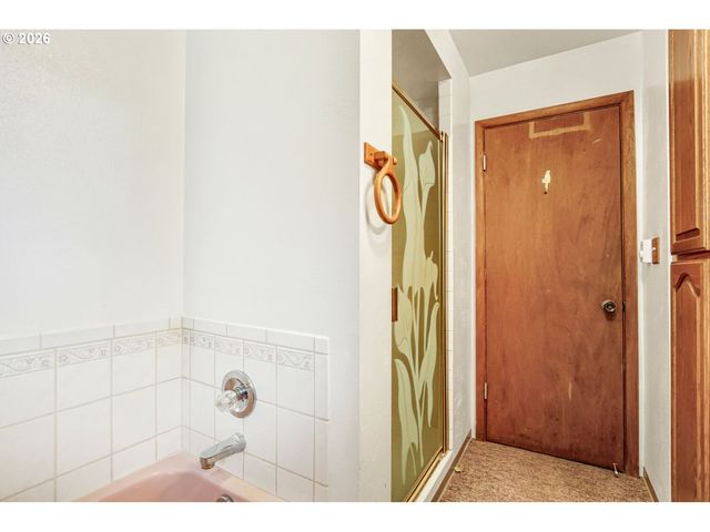 28250 Sw FARMINGTON Rd, Hillsboro, OR 97123