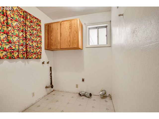 28250 Sw FARMINGTON Rd, Hillsboro, OR 97123