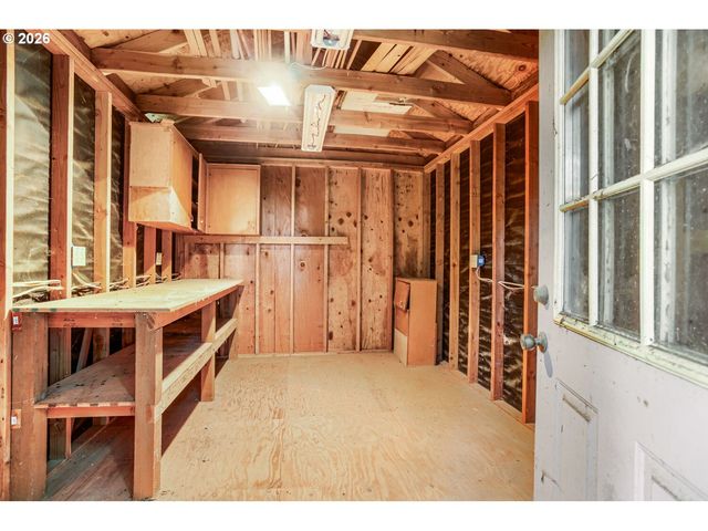 28250 Sw FARMINGTON Rd, Hillsboro, OR 97123
