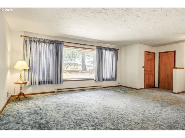 28250 Sw FARMINGTON Rd, Hillsboro, OR 97123
