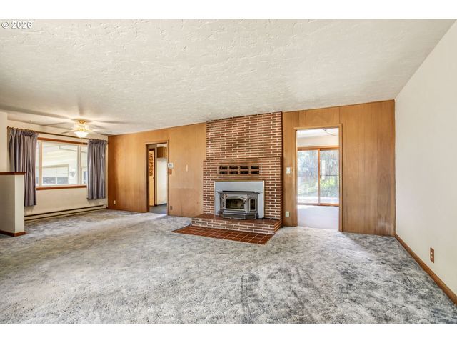28250 Sw FARMINGTON Rd, Hillsboro, OR 97123