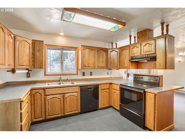 28250 Sw FARMINGTON Rd, Hillsboro, OR 97123