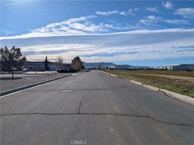 39124 Malaki, Apple Valley, CA 92308