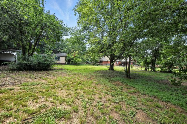 608 W Walcott Street, Pilot Point, TX 76258