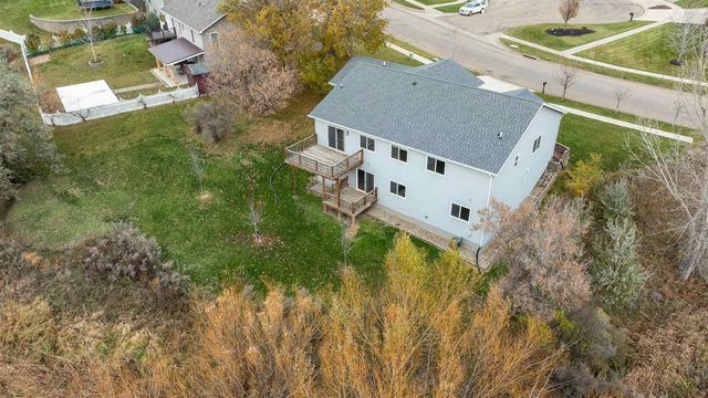 501 27TH ST NW, Minot, ND 58703