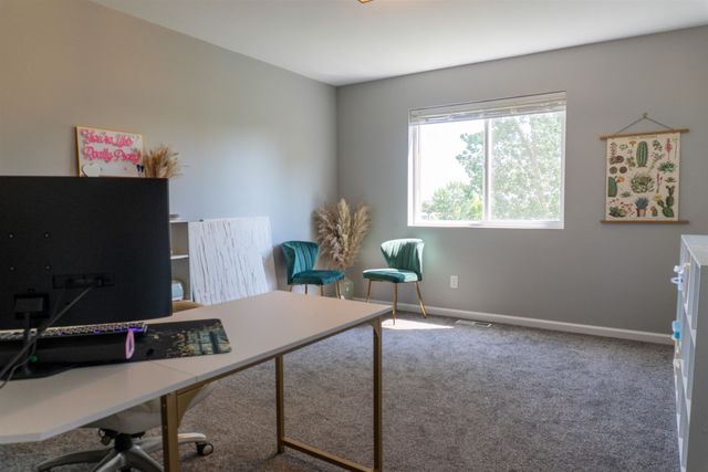 501 27TH ST NW, Minot, ND 58703