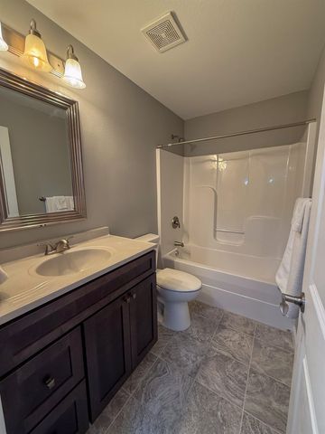 501 27TH ST NW, Minot, ND 58703