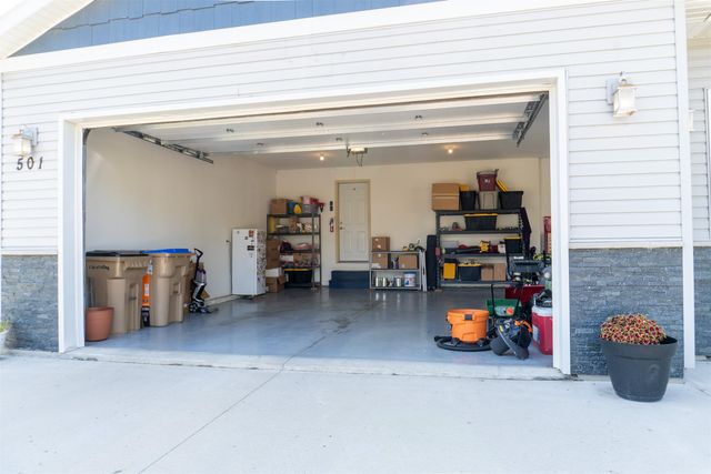 501 27TH ST NW, Minot, ND 58703