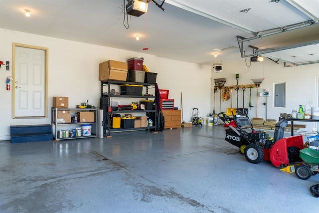 501 27TH ST NW, Minot, ND 58703