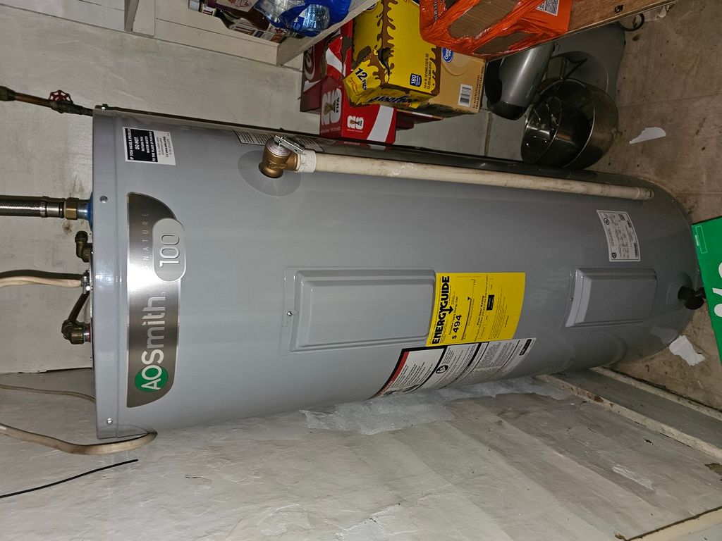 Image 11 of property listing at 725 Dewey Avenue, Mt Vernon, IL 62864