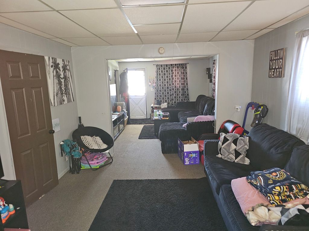 Image 6 of property listing at 725 Dewey Avenue, Mt Vernon, IL 62864