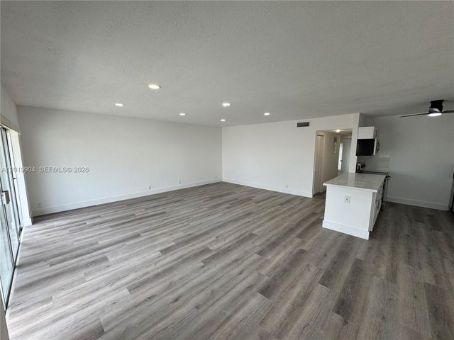 630 Layne Blvd 211, Hallandale Beach, FL 33009