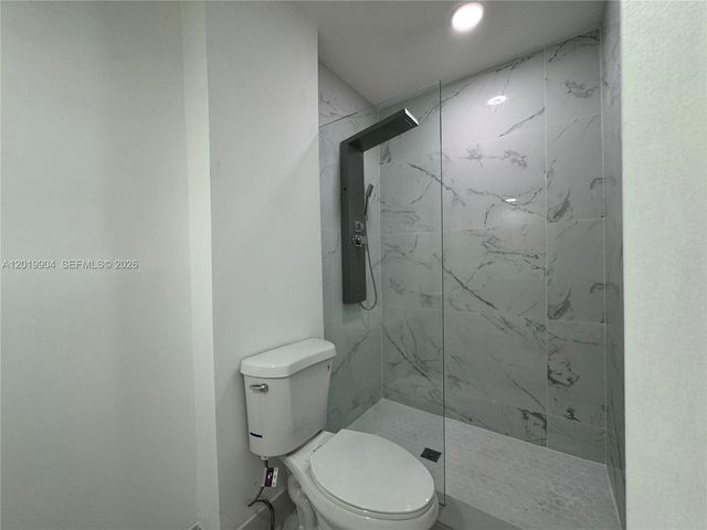 630 Layne Blvd 211, Hallandale Beach, FL 33009