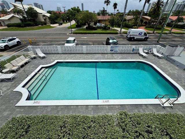 630 Layne Blvd 211, Hallandale Beach, FL 33009