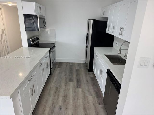 630 Layne Blvd 211, Hallandale Beach, FL 33009