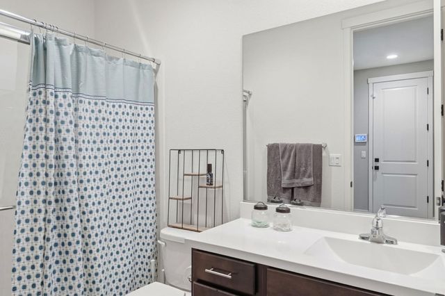 190 Tanoak Street, Hollister, CA 95023