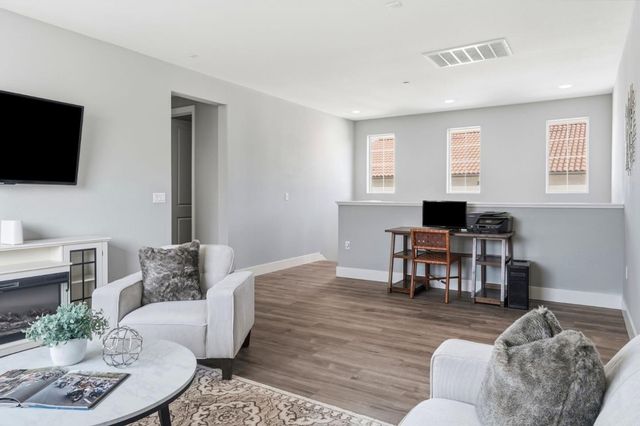 190 Tanoak Street, Hollister, CA 95023