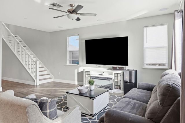 190 Tanoak Street, Hollister, CA 95023