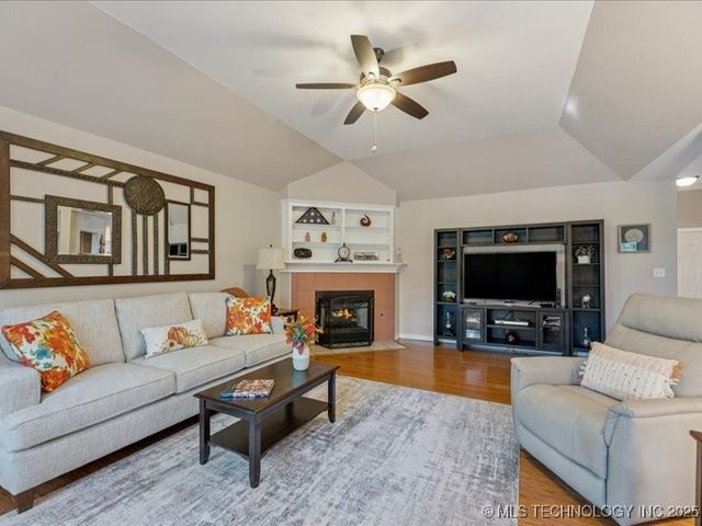 3317 Fairway Street, Claremore, OK 74019