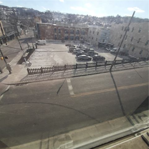 102 W Pike St, Canonsburg, PA 15317