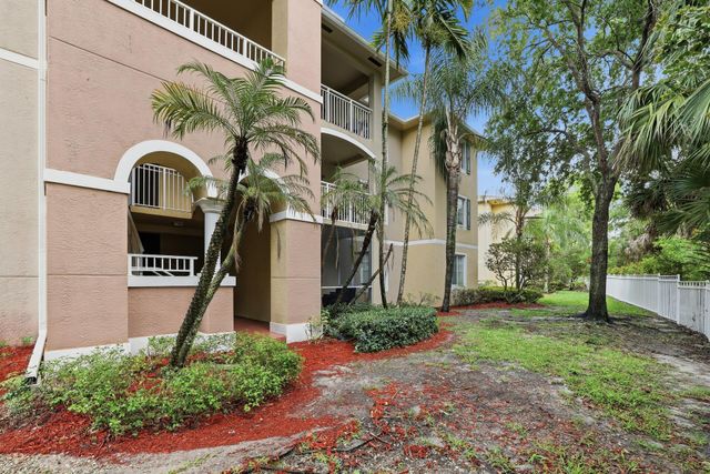 6559 Emerald Dunes Drive 308, West Palm Beach, FL 33411