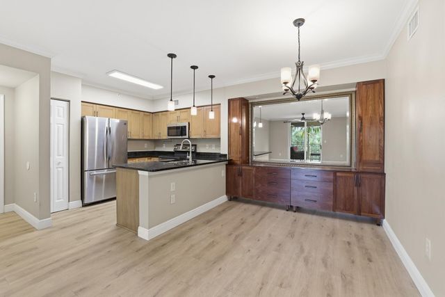 6559 Emerald Dunes Drive 308, West Palm Beach, FL 33411