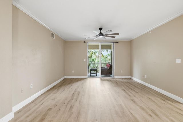 6559 Emerald Dunes Drive 308, West Palm Beach, FL 33411