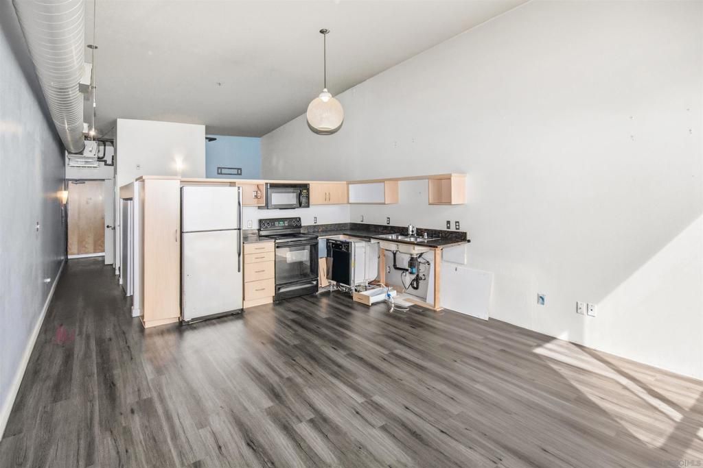 Image 7 of property listing at 777 6th Avenue 404, San Diego, CA 92101