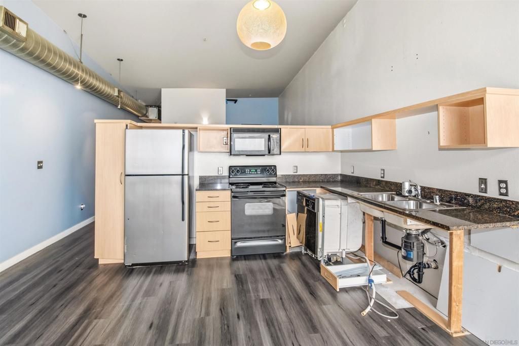 Image 8 of property listing at 777 6th Avenue 404, San Diego, CA 92101