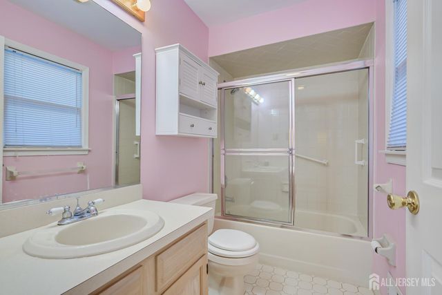 6 Mulberry Lane 6, Metuchen, NJ 08840