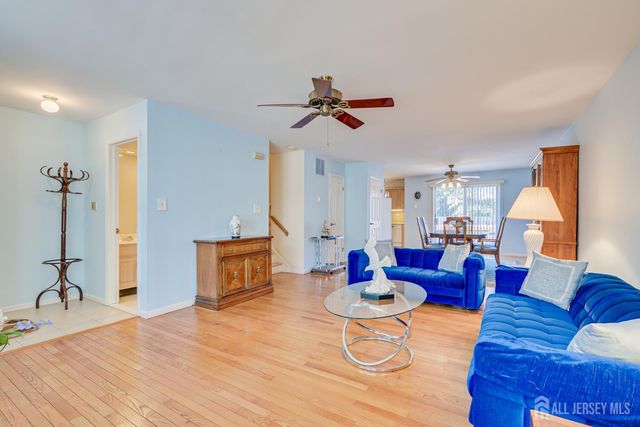 6 Mulberry Lane 6, Metuchen, NJ 08840