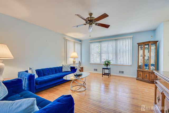 6 Mulberry Lane 6, Metuchen, NJ 08840