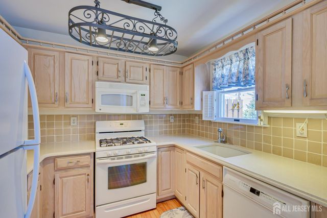 6 Mulberry Lane 6, Metuchen, NJ 08840